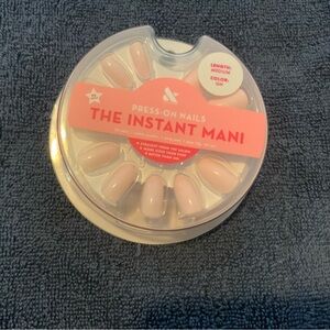 Olive & June GH Medium Oval Instant Mani Press-On Nails